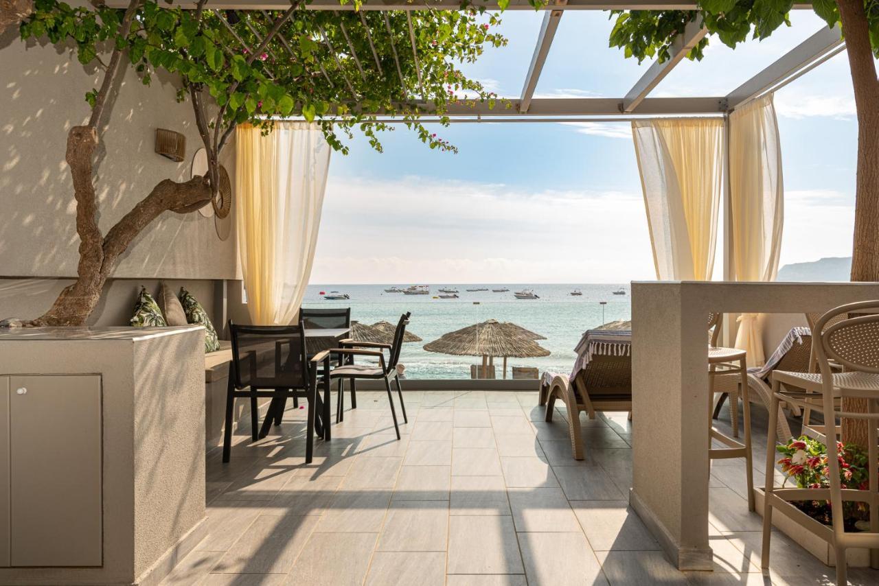 Buganvilla-Sea Front Villas 阿齐亚·佩拉加 外观 照片